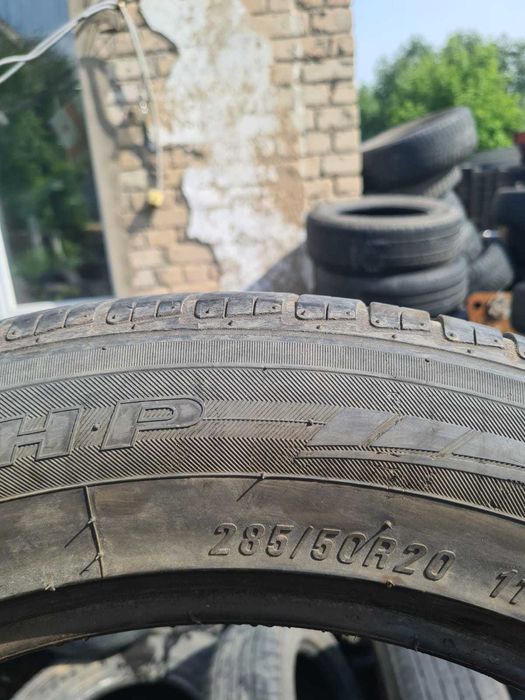 Продам комплект летней резины  285  50  R 20