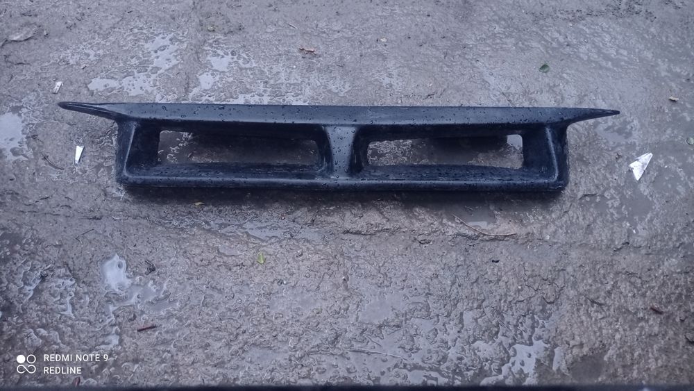 Митсубиси Галант передний бампер , решетка