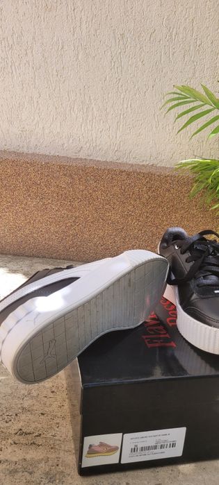 Vând adidași Puma puțin folosiți