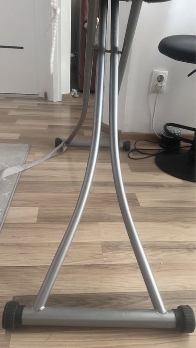 Masă de călcat cu suport gros stabilă