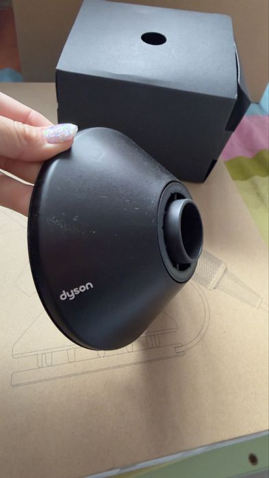 Стойка и дифузер за сешоар Dyson