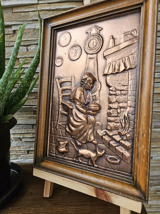 Дърворезби и медни пана