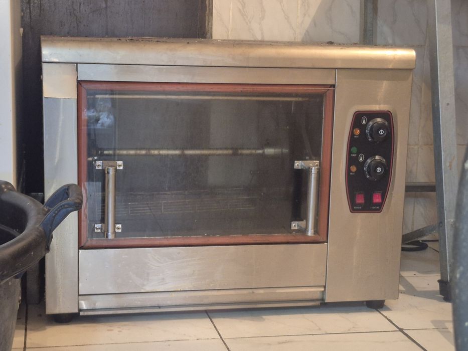 электронная печь  с вертелом