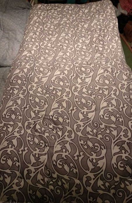 Продам матрас на односпальную кровать. В отличном состоянии.