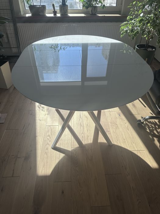 Кухонный (обеденный) стол.