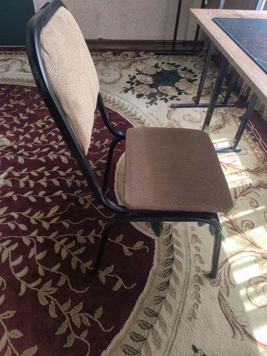 4 ta komplekt parta va 8 ta stul  1 ta doska