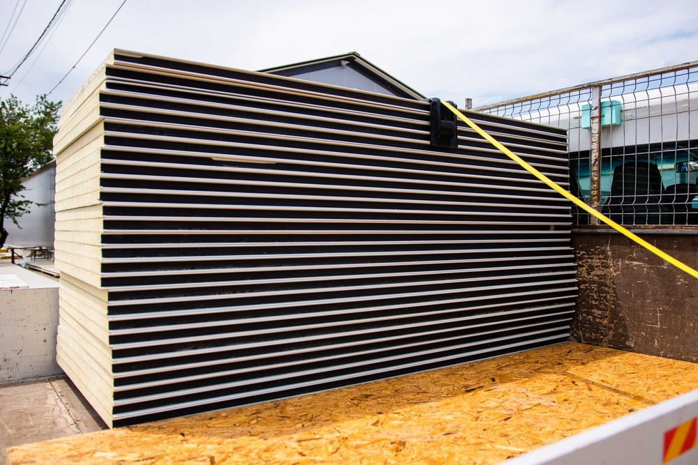 Panouri sandwich noi sau calitatea doi pentru perete sau acoperis