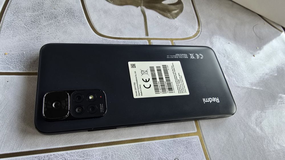 Red MI note 11 сотилади