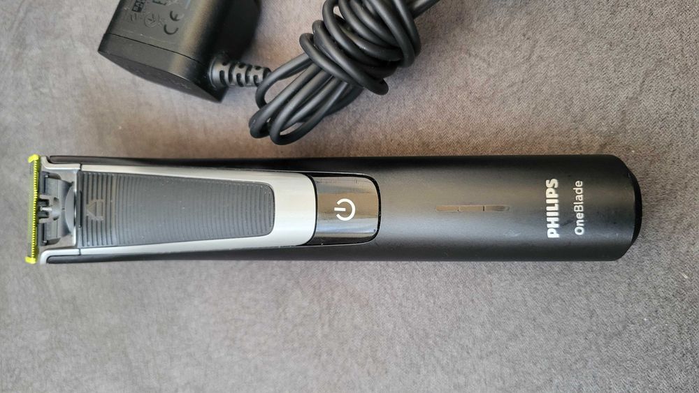 Philips OneBlade Pro QP6510 Aparat barbierit si tuns barba fuctionala