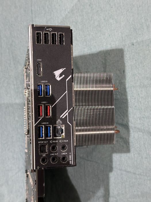 Kit gaming Aorus z390 elite + i5 9600k + Cooler Deepcool