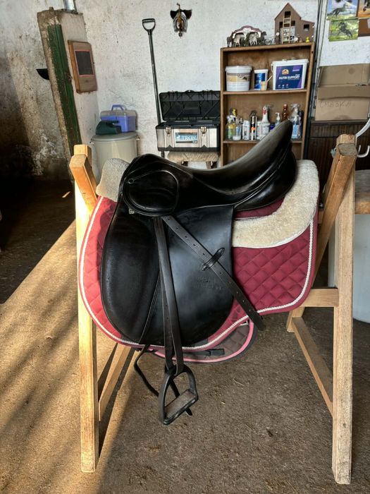 Седло за конна езда