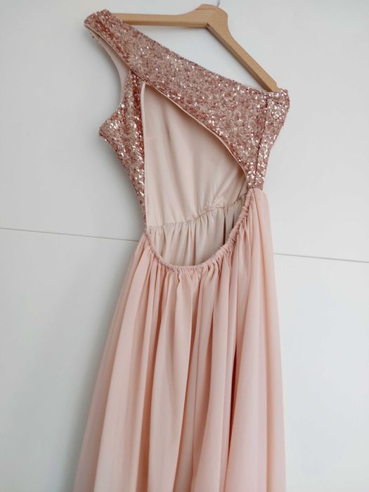 Rochie lungă model deosebit