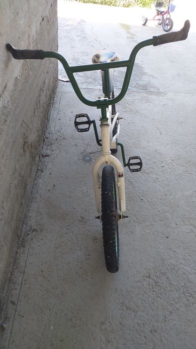 Velosiped sotiladi narxi 450  kelishtirib beraman000