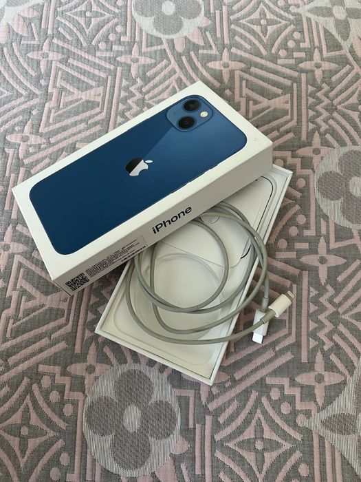 Продам Iphone 13