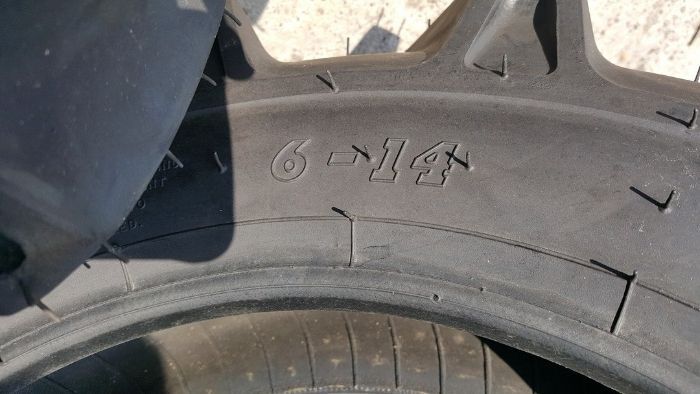 Cauciucuri noi 6-14 BKT pentru tractoare Japoneze pe fata crampon mare