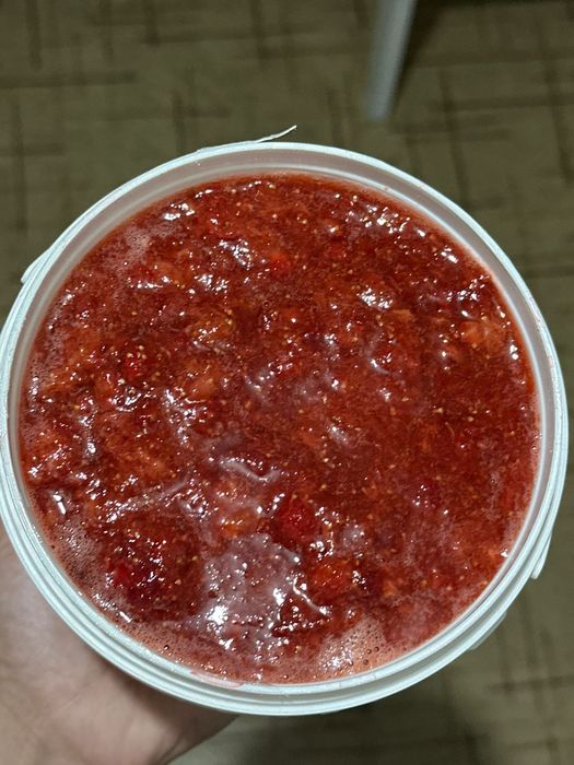 Замороженная свежая клубника