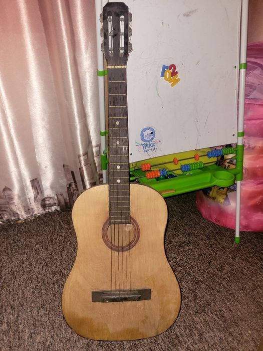 Продам гитару ссср