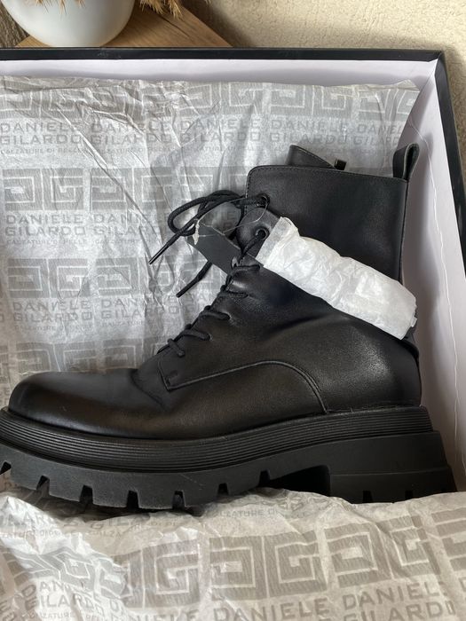 Боти от естествена кожа