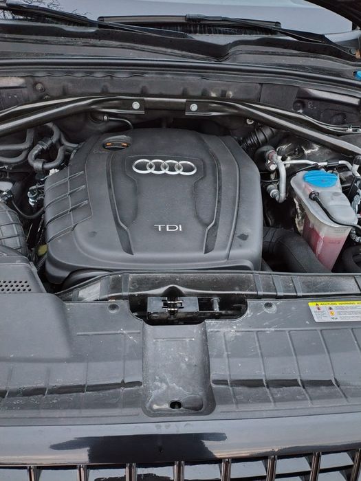 Vând Audi Q5 2.0 TDI