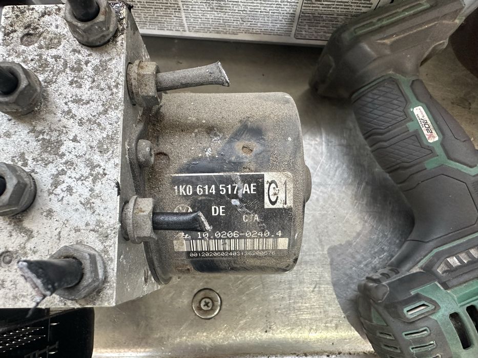 ABS VW 1K0 614 517 AE/1K0 907 379 AC