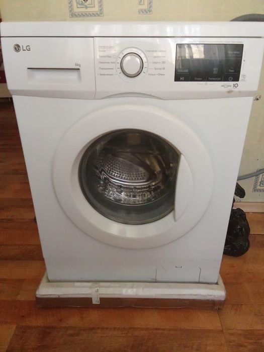 Машина автомат LG 6 кг