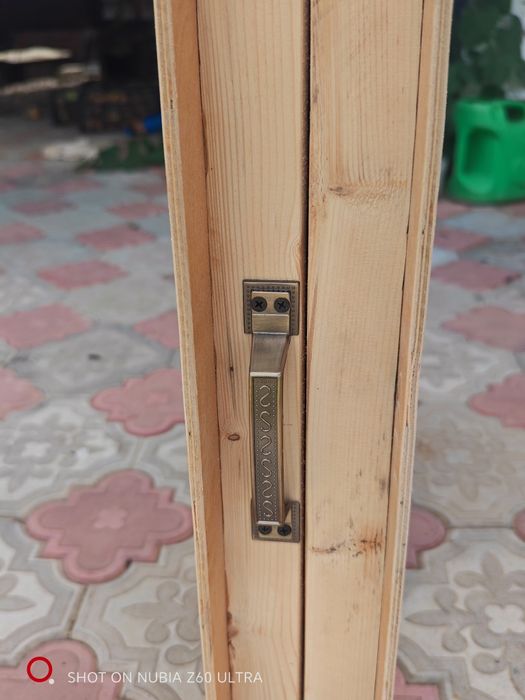 Деревянный стол ручной работы