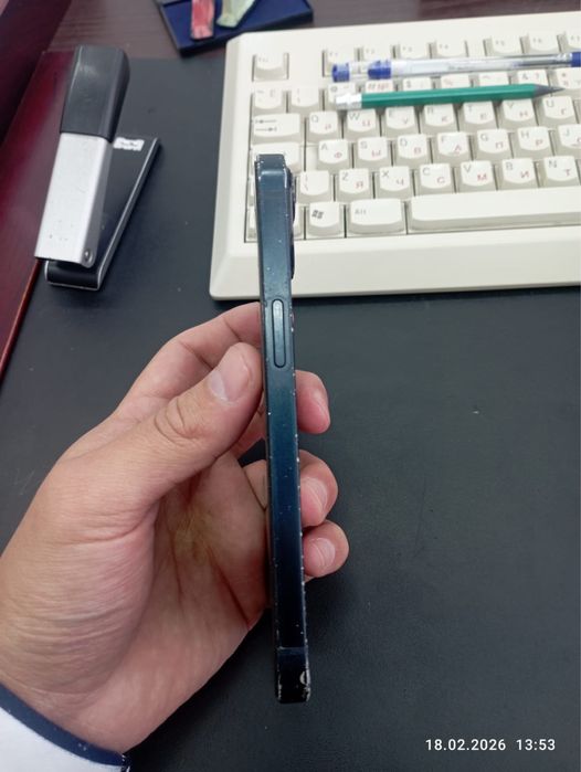 Продам айфон 13 128 гб