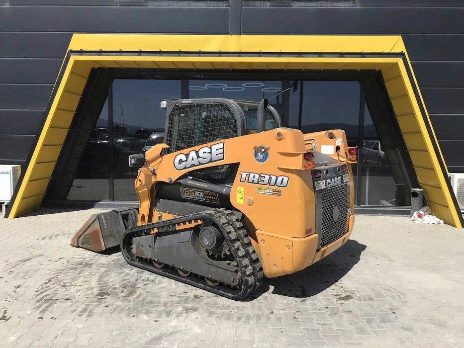 Верижен мини челен товарач 3900 кг. Case TR310