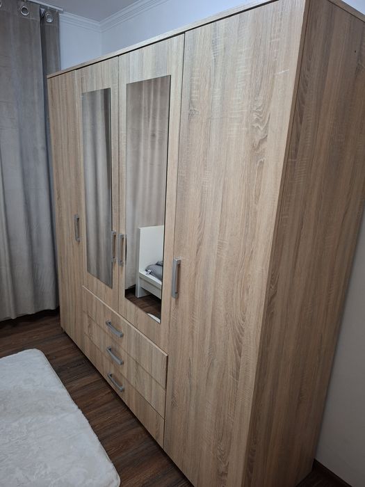 De vânzare dulap 2m/2m