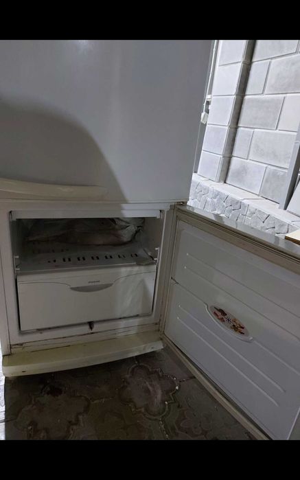 Продам холодильник Атлант