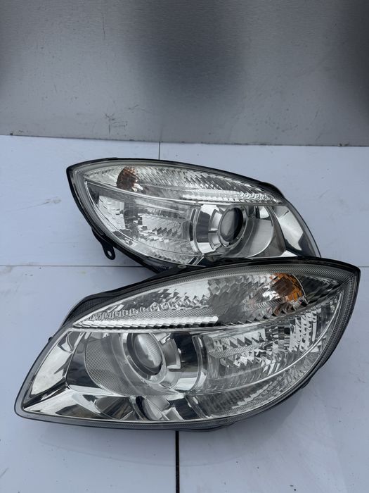 Far Skoda Fabia dreapta stare f buna! GARANTIE