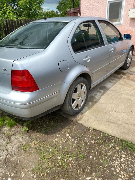 Vând Volkswagen Bora 1.6