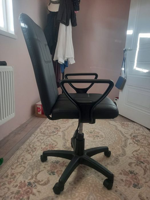Продам офисной кресло