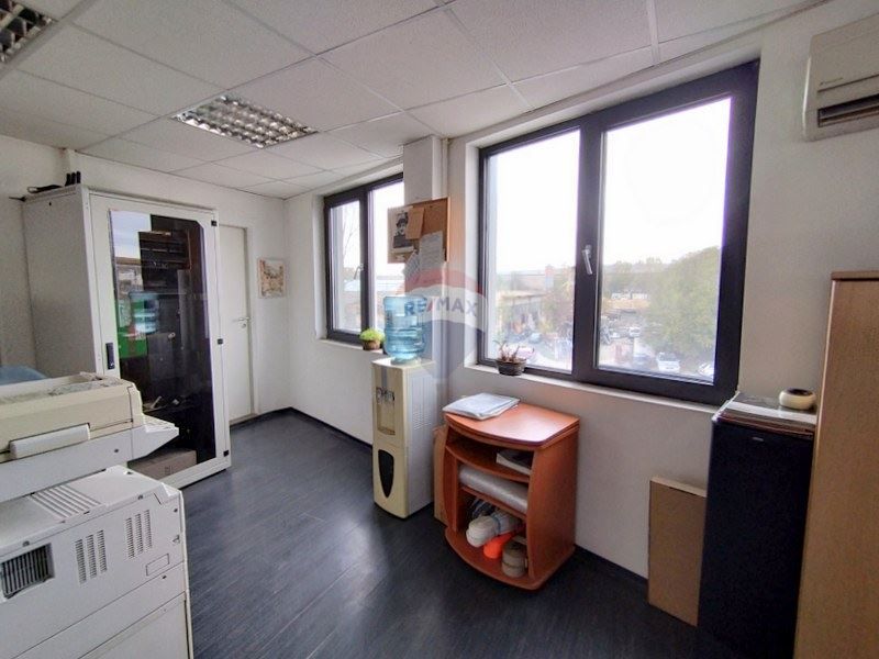 Продава се Офис в Варна, Западна промишлена зона - 89 кв.м за 1574 €/кв.м - Снимка #3