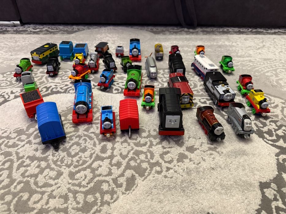 Lot trenulete Thomas si prietenii/Thomas & Friends