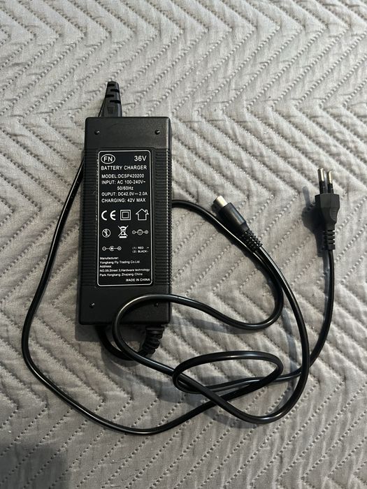 Зарядно за тротинетка