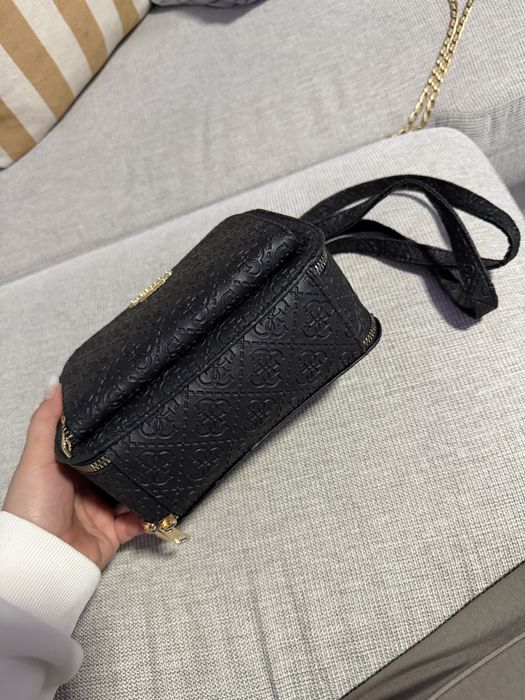 Geanta tip postas guess noua