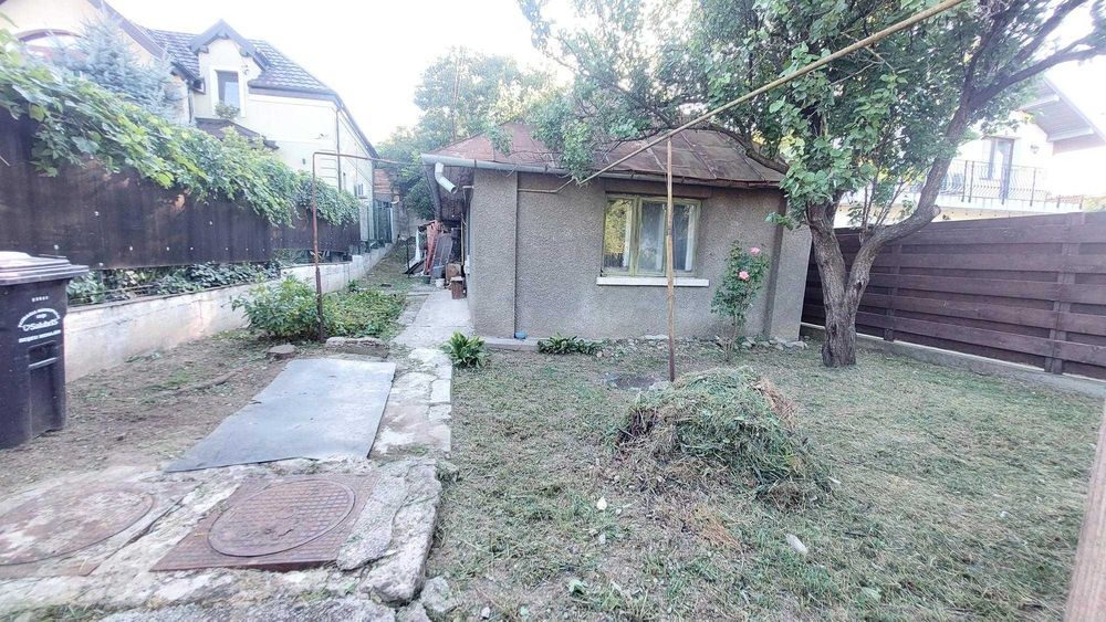 Proprietar vand casă bătrânească Sc = 90,4 mp pe teren 267 mp, str.ALBINEȚ, zona Tg.Cucu-P.Fier, C.U. P+1