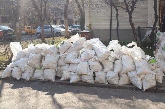 Car gunoaie moloz mobila veche