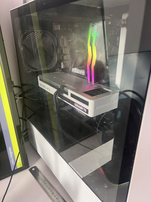 Продавам Gaming computer