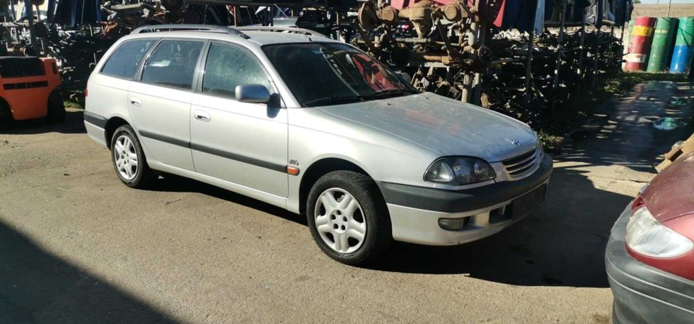 Тойота Авенсис .