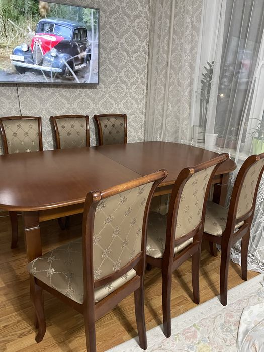 Стол со стульями