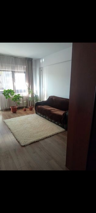 Covor lana mobexpert și canapea mobexpert
