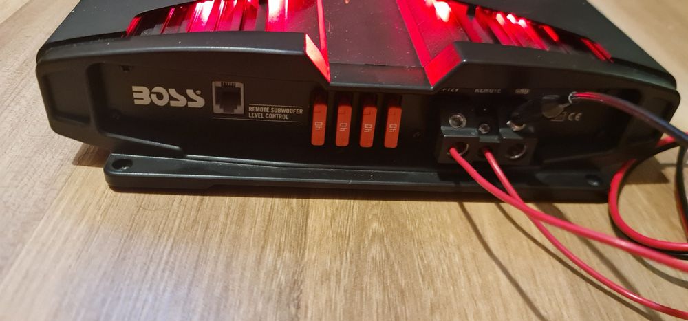 Amplificator BOSS PHANTOM