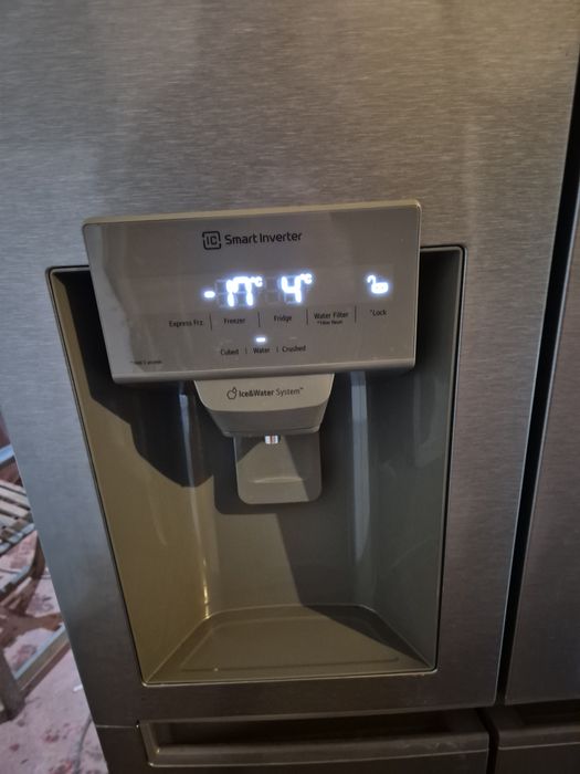 Frigider Side by Side LG