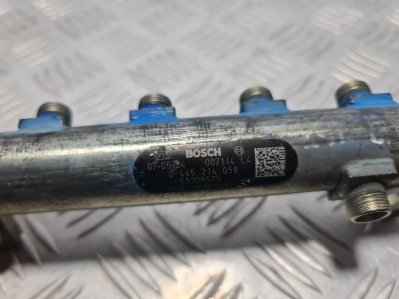 Rampa injectoare Opel Zafira B 1.9CDTI 150cp 110kw Z19DTH