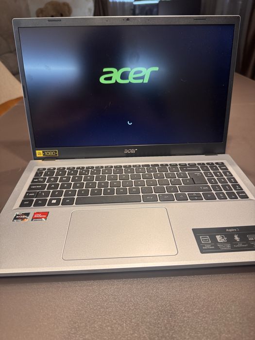 Лаптоп ACER ASPIRE 3-Като нов!!!