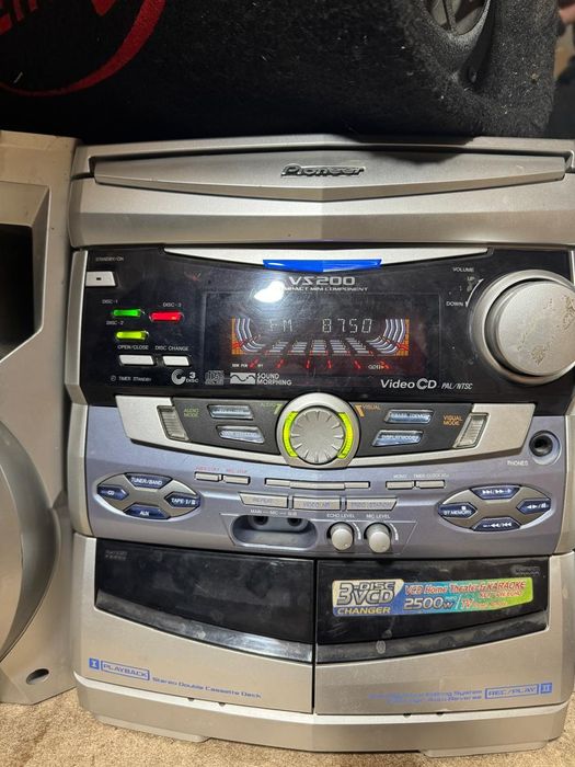 Музыкальный центр