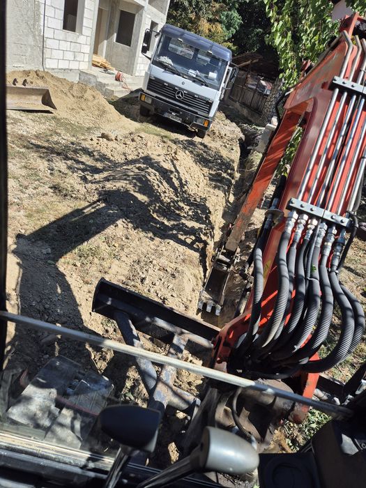 Execut lucrări cu miniexcavator de 4 tone