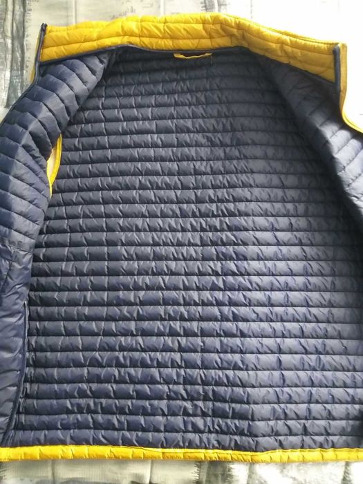 Стилно златисто елече